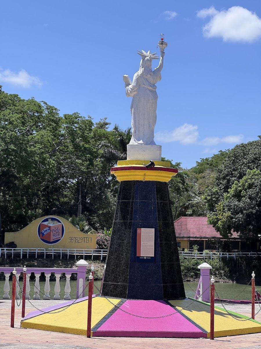 Réplica de la Estatua de la Libertad