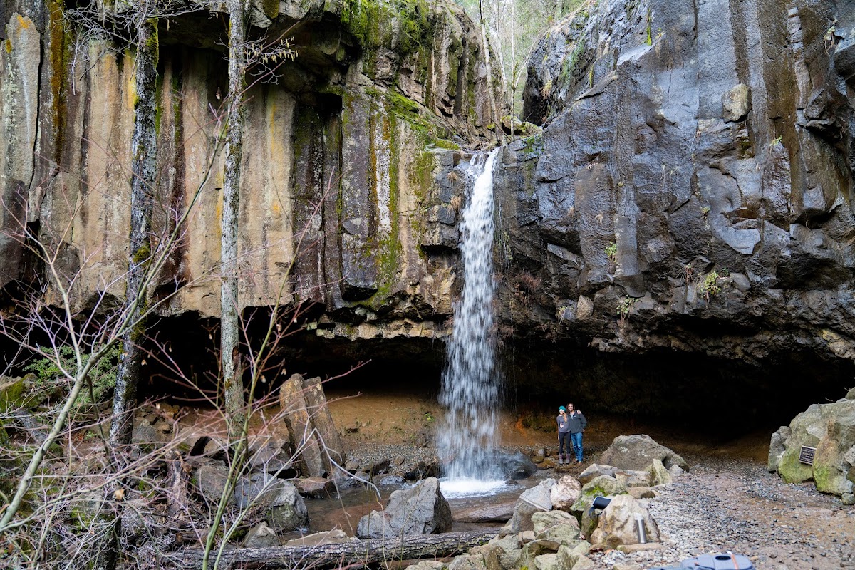 Hedge Creek Falls