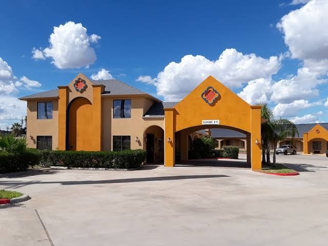 Sunbridge Inn and suits. (Zapata)