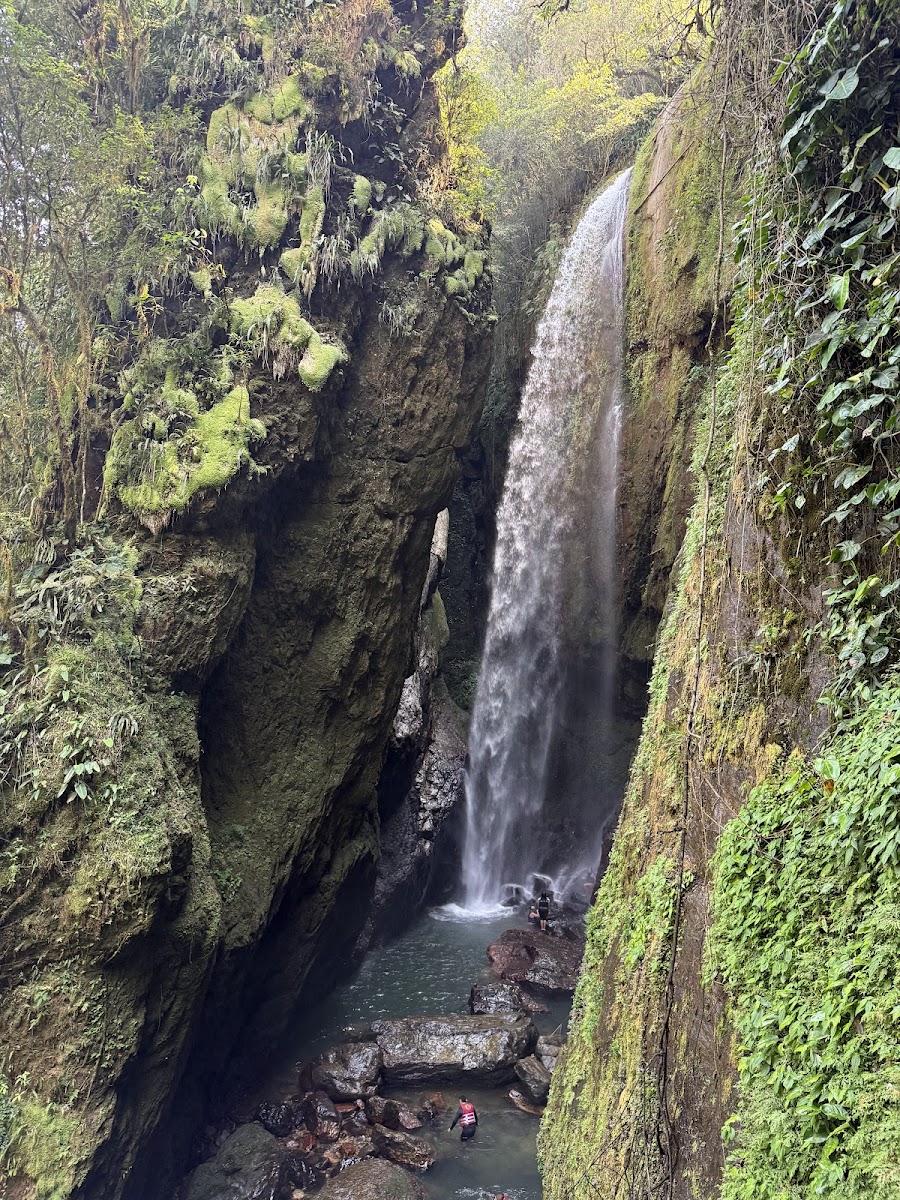 Cascada las golondrinas